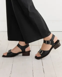 Square Heeled Sandals With Straps in Black