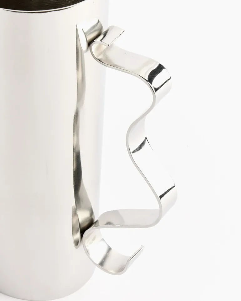 Squiggle Pitcher