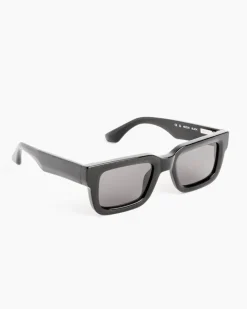 05 Sunglasses in Black