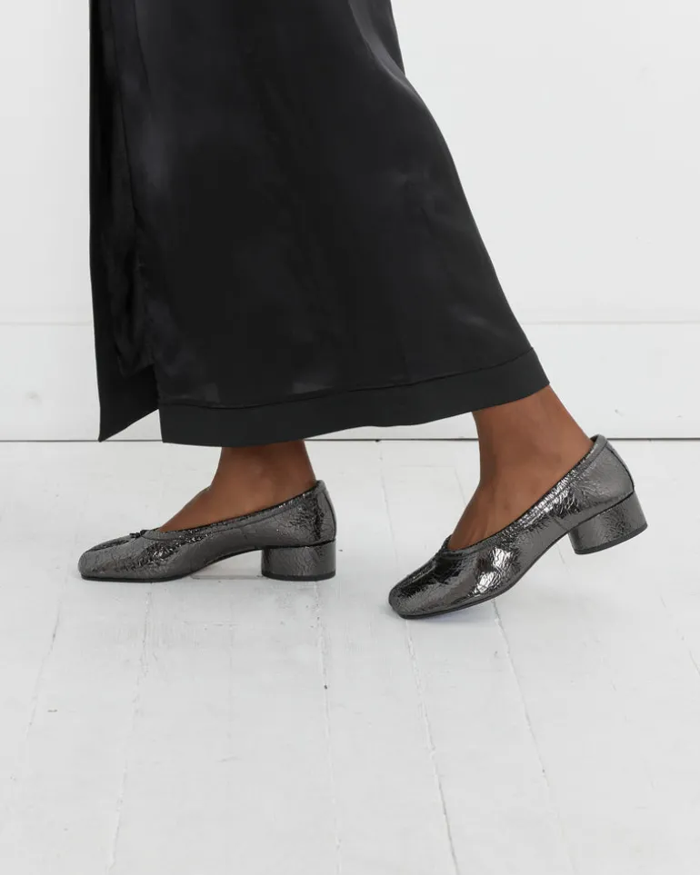 Tabi Ballerina in Crinkled Black