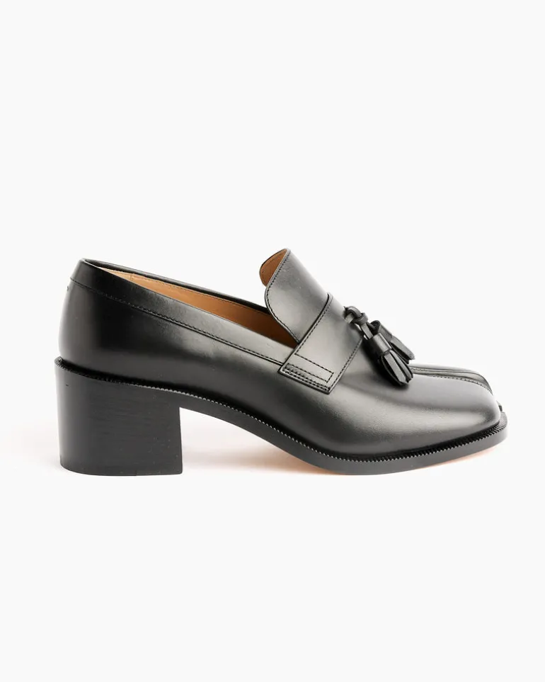 Tabi Loafers Tassels in Black