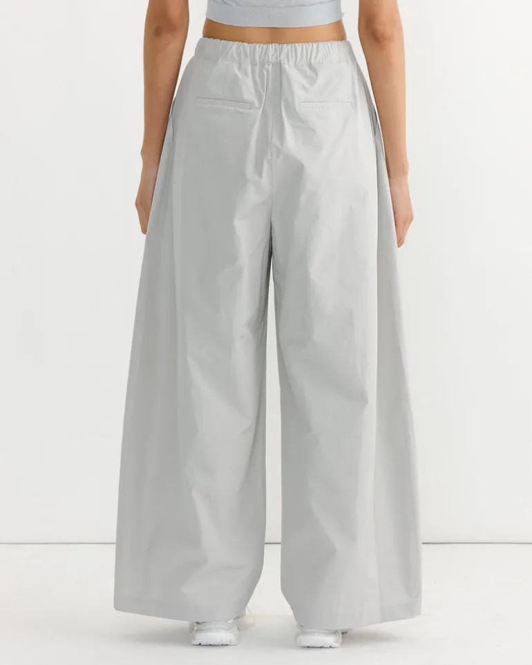 Three Tuck Banding Pant in Grey
