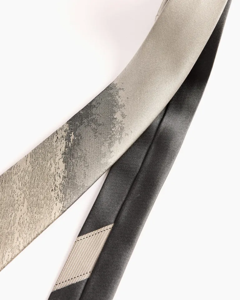 Tie in Anthracite