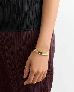 Versus Cuff in Bronze