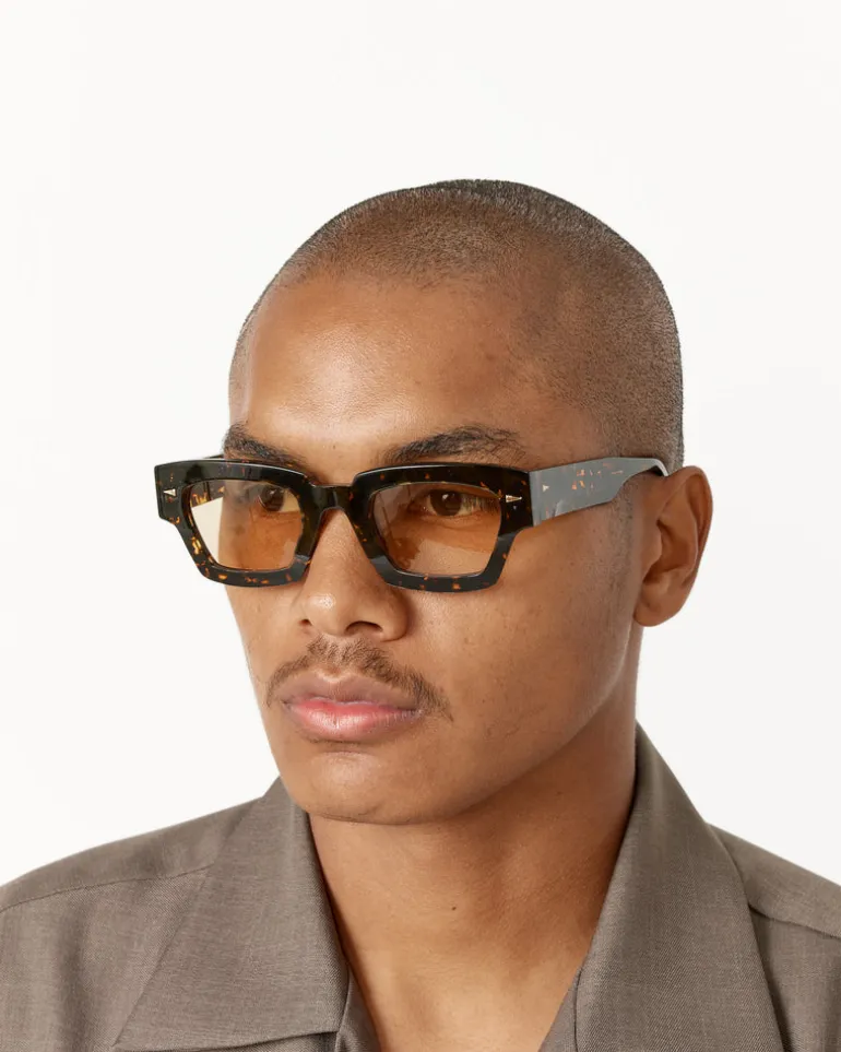 Villette Sunglasses in Yellow Turtle/Jaune