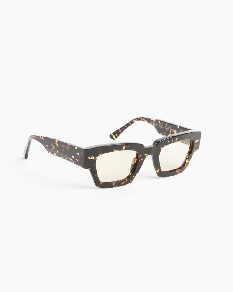 Villette Sunglasses in Yellow Turtle/Jaune