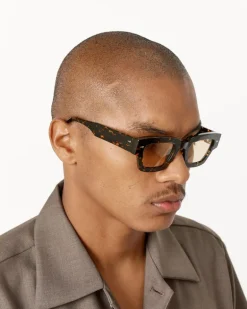 Villette Sunglasses in Yellow Turtle/Jaune