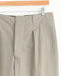 Wide Belt Loop Trouser in Pebble