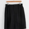 Wide Easy Short in Black