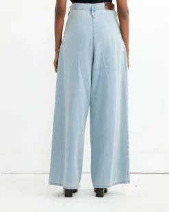 Wide Pleated Jeans in Ice Blue